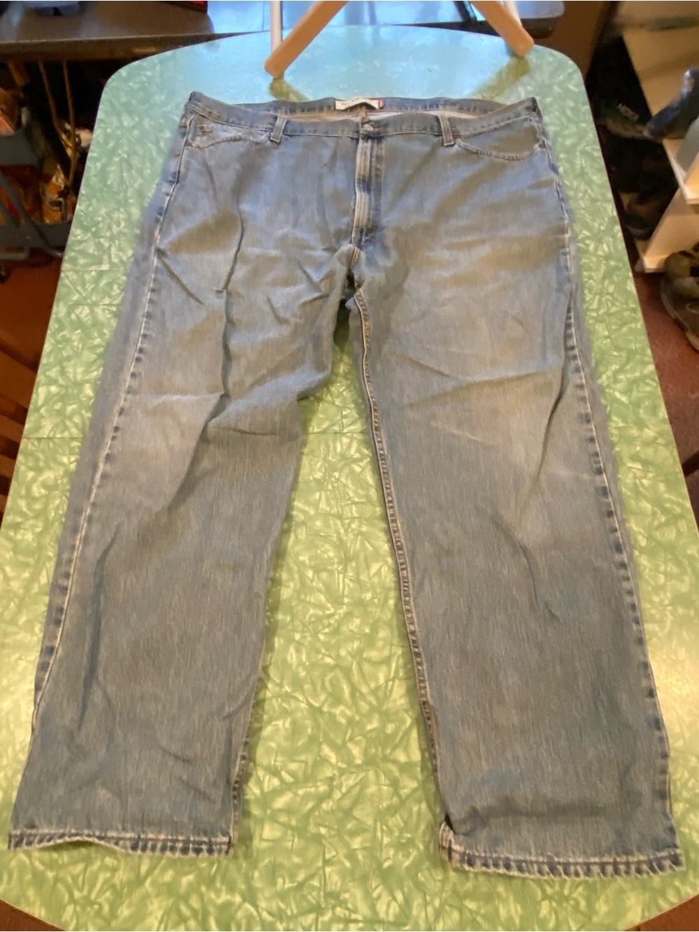 Men’s Levi’s Relaxed Fit 550 Blue Jeans Size 48 x 32